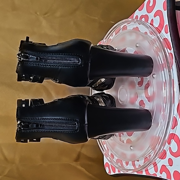 E BAMBOO laser cut out Heels size 7 Never worn! Sleek, Beautiful & Fashionable! - Picture 7 of 11